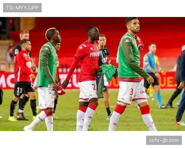 朗斯2-0领先遭摩纳哥逆转,榜首位置仅保持一周